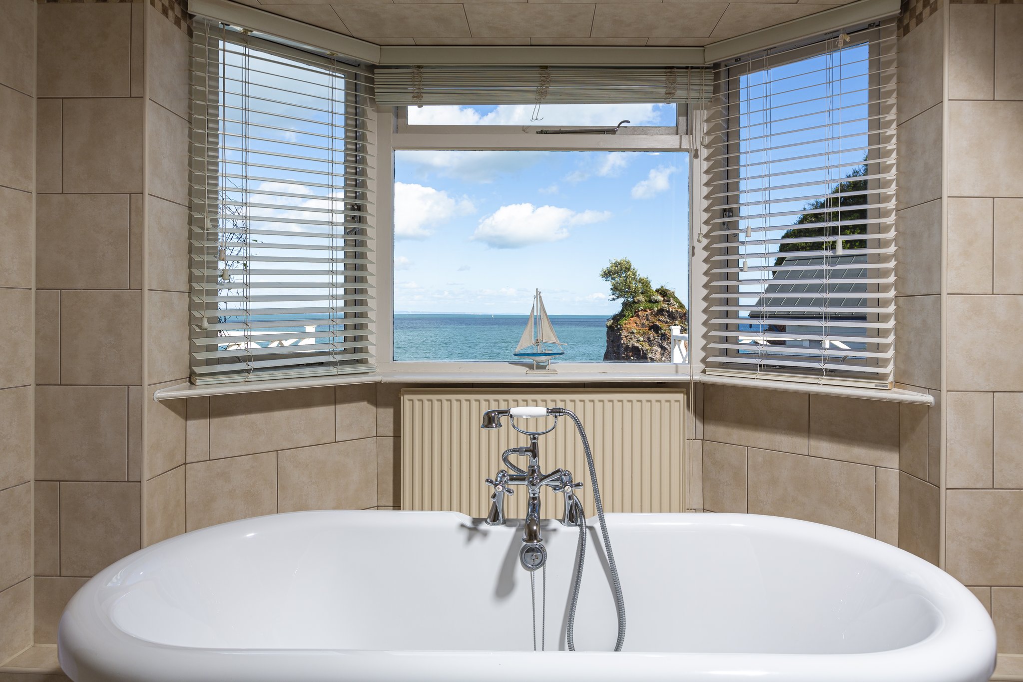 Luxury_Sea_View_Room_Bathroom_S