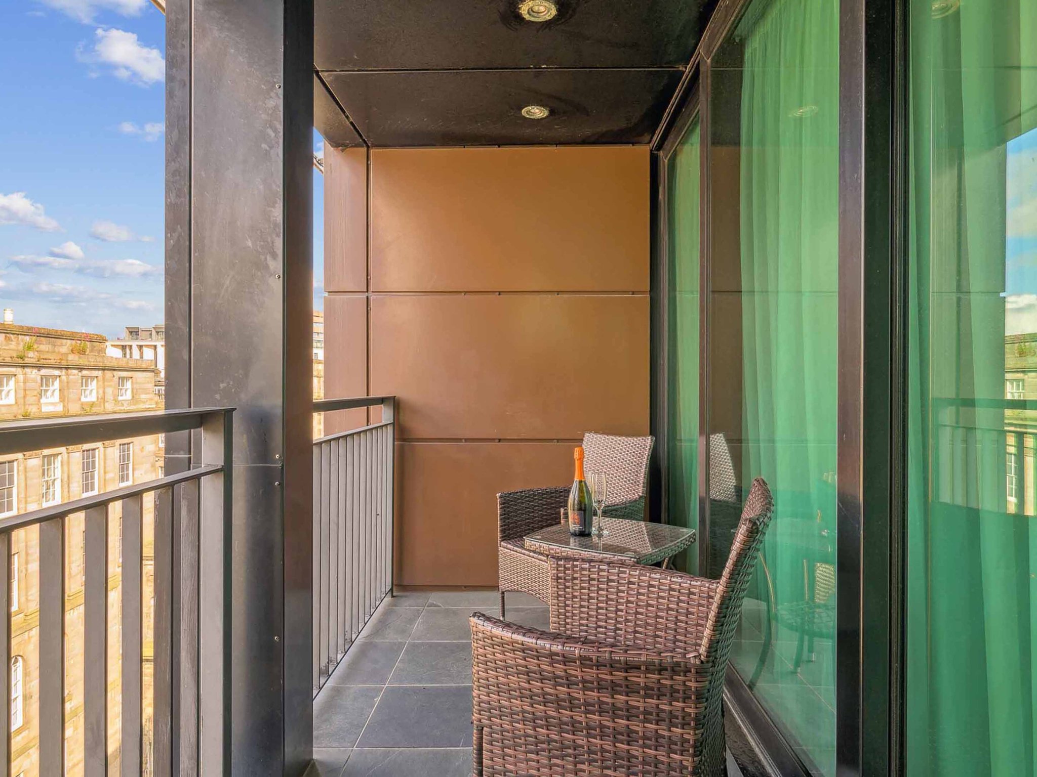 Penthouse_Balcony_S