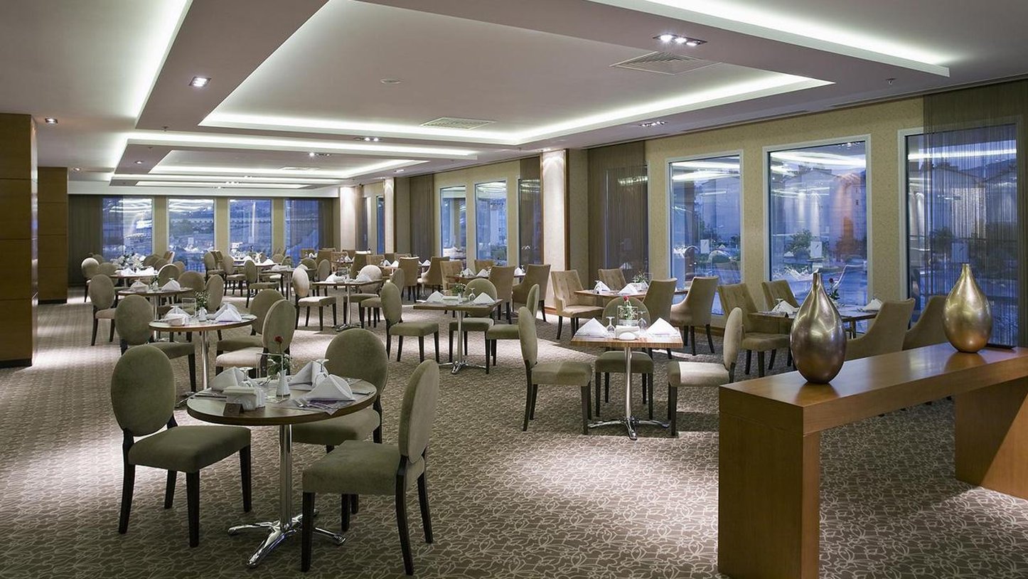 Mezzanine_Open_Buffet_Restaurant_S