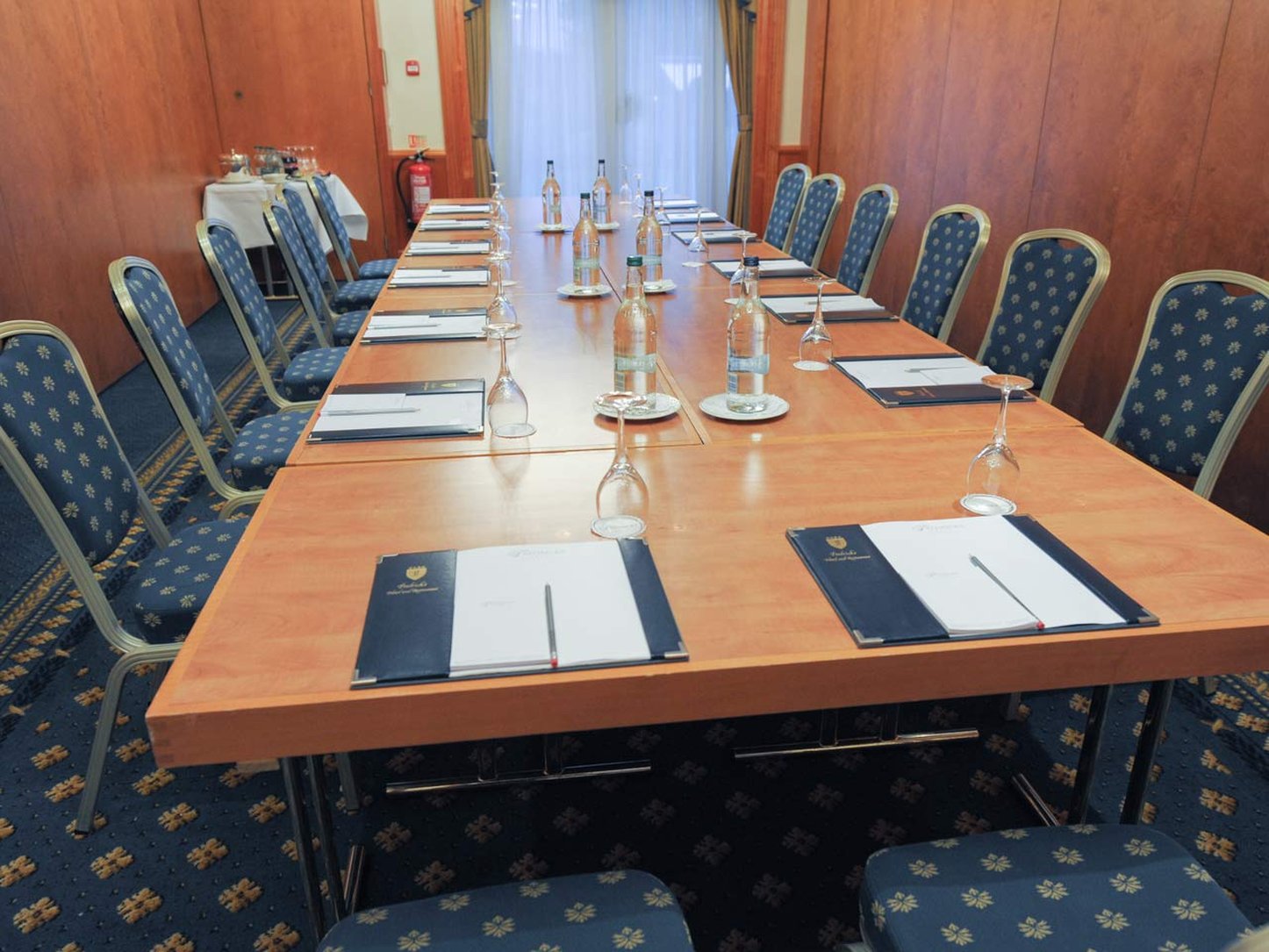 henley-suite-boardroom_S