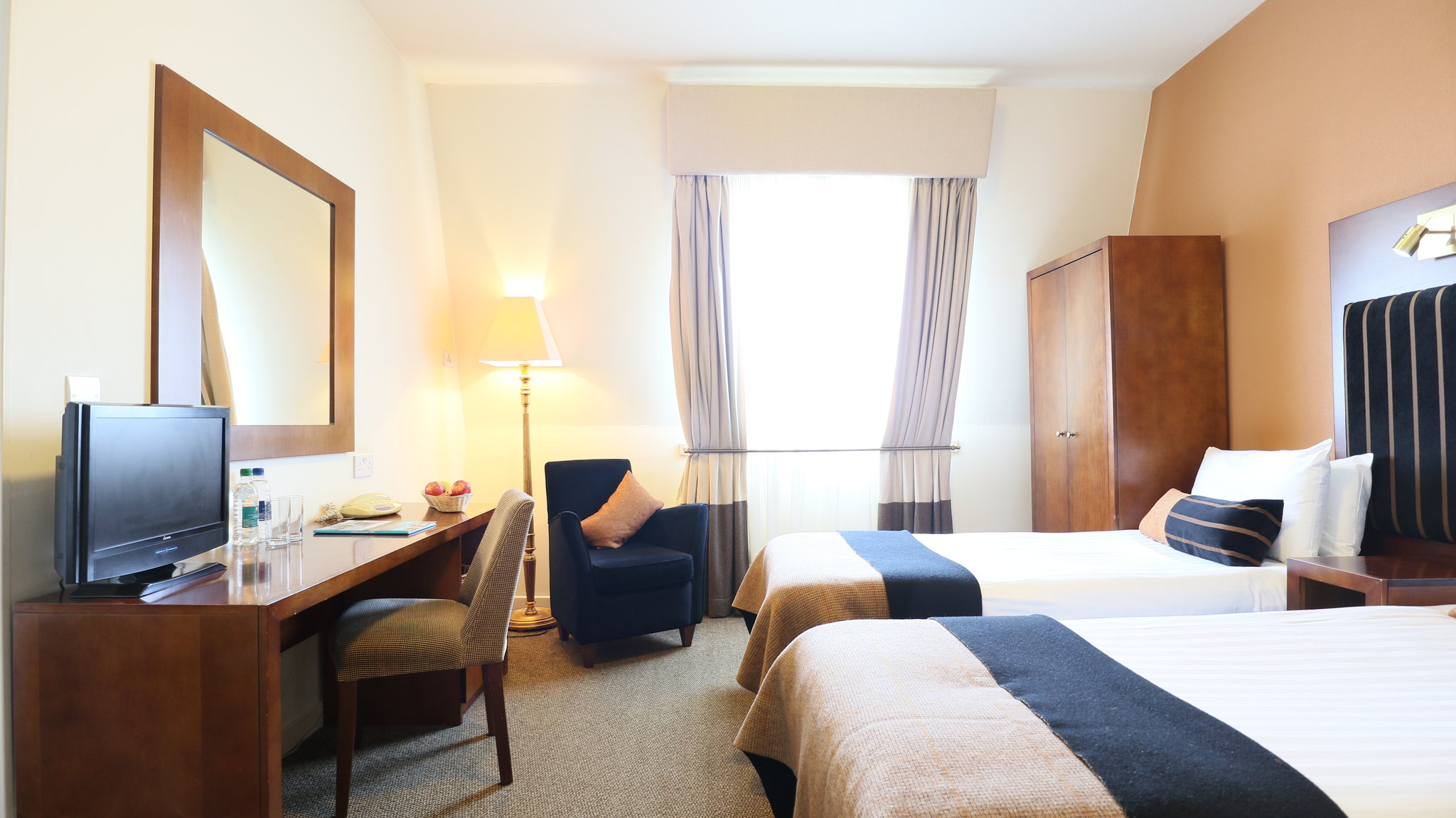 Twin_Room_-_Columba_Hotel_S