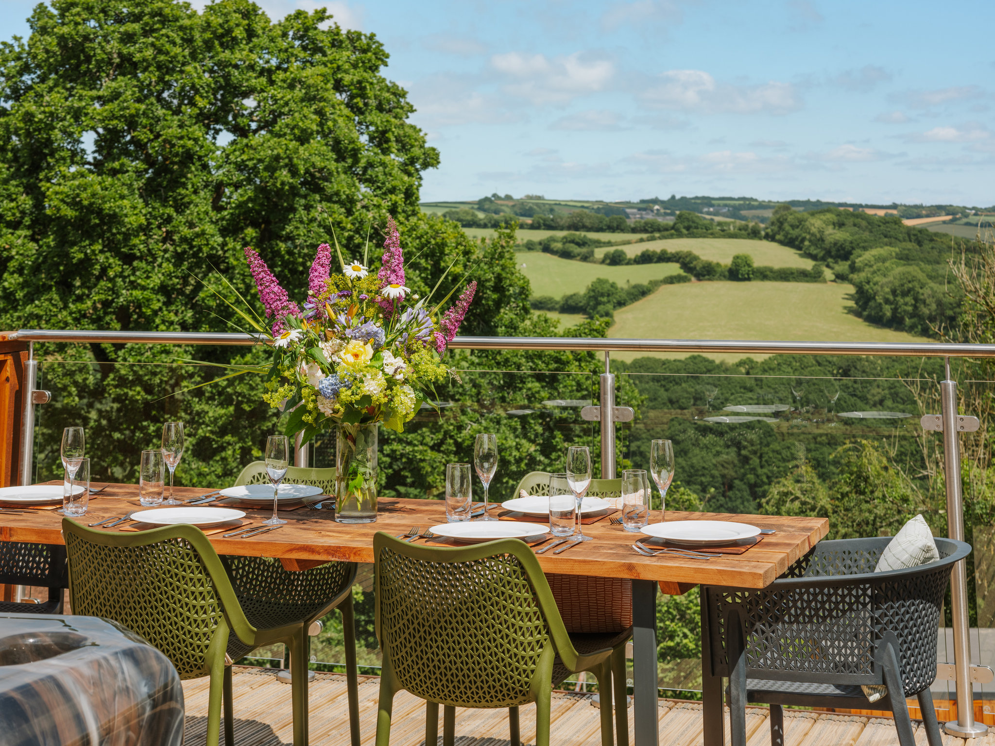 Lodge_Alfresco_Dining_S