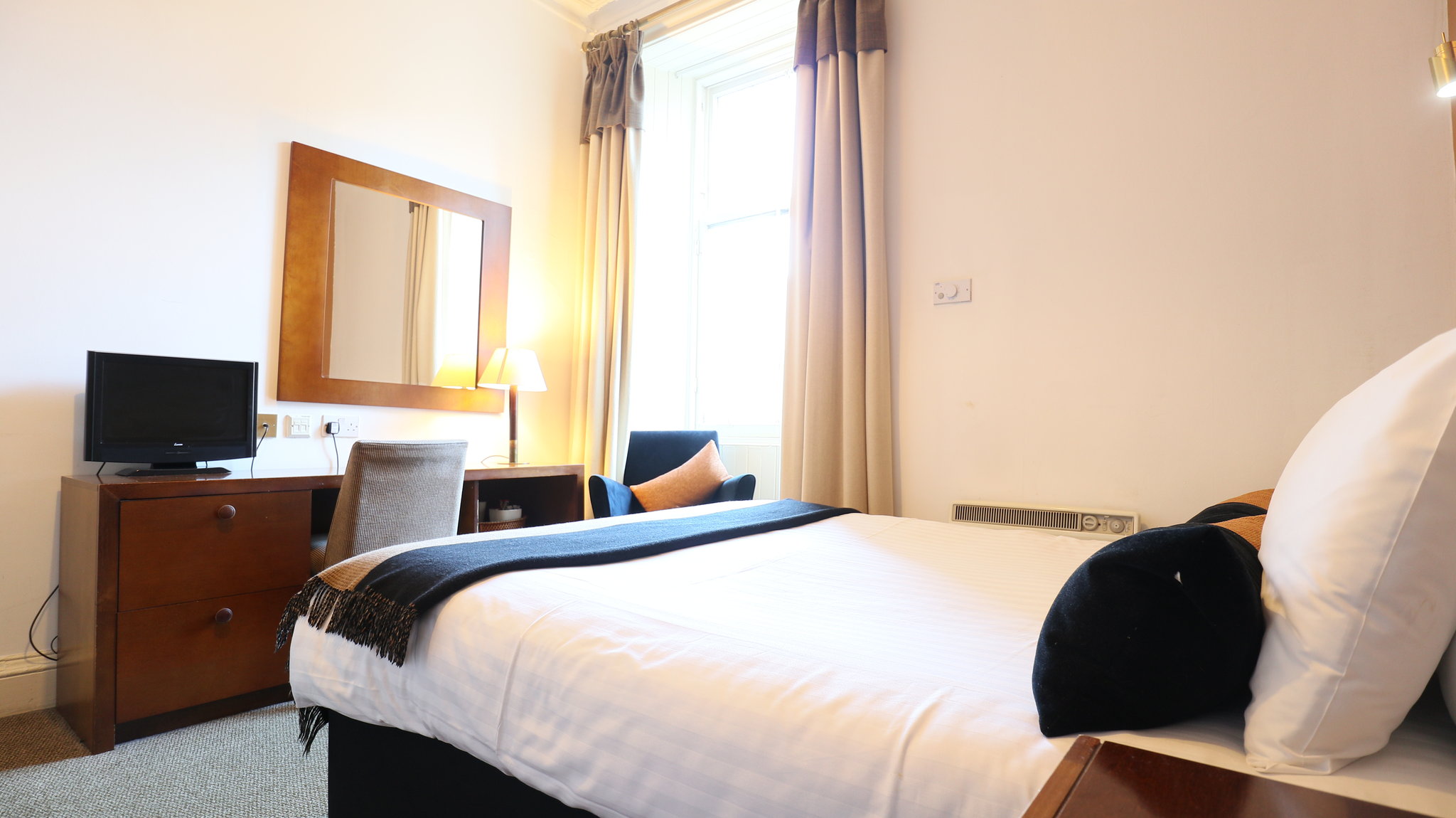 Double_Room(3)_-_Columba_Hotel_S