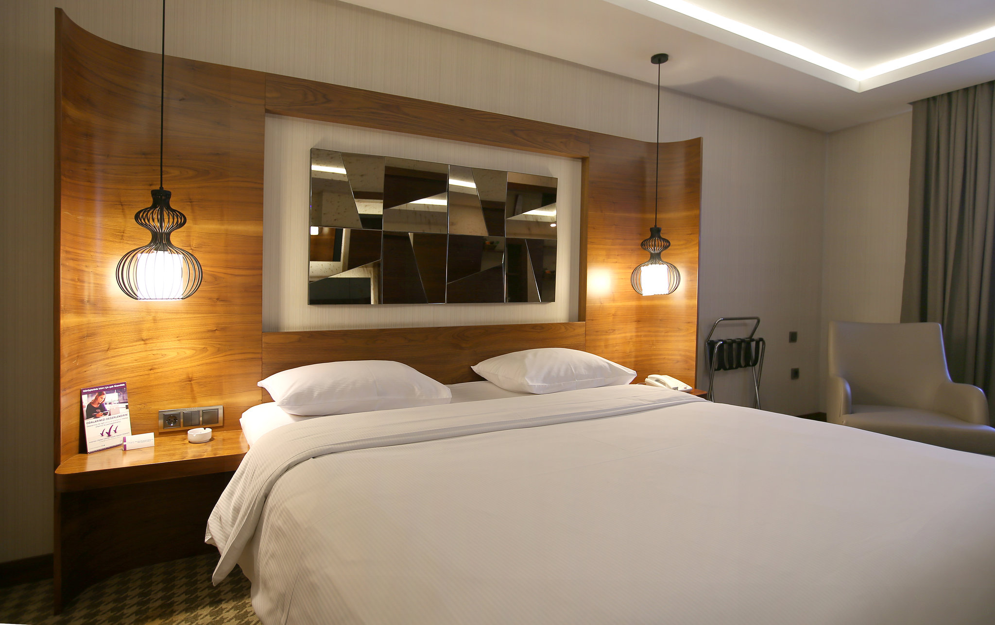Deluxe_Room4_S