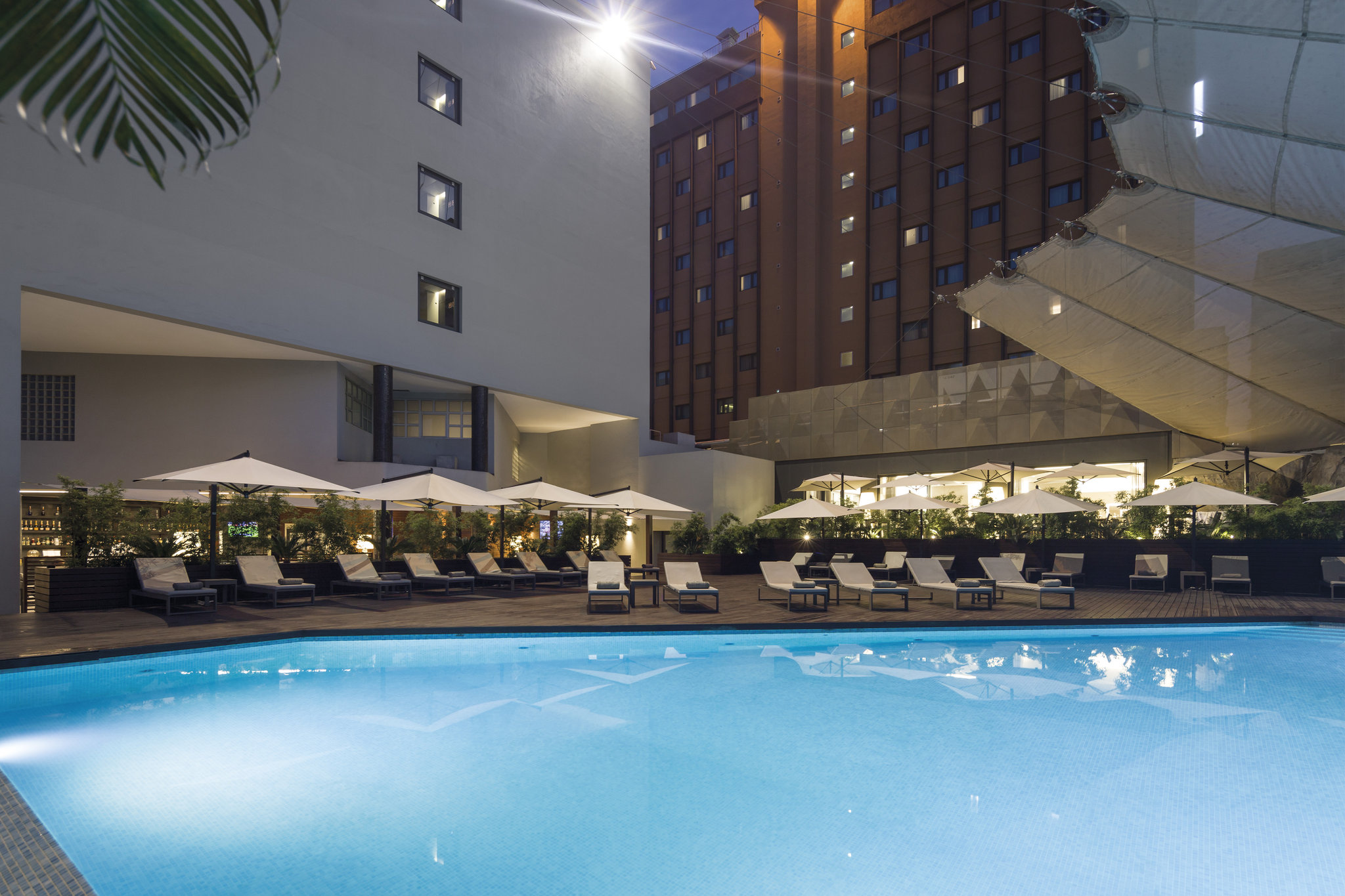 angola-luanda-hotel-tropico-piscina-8_S