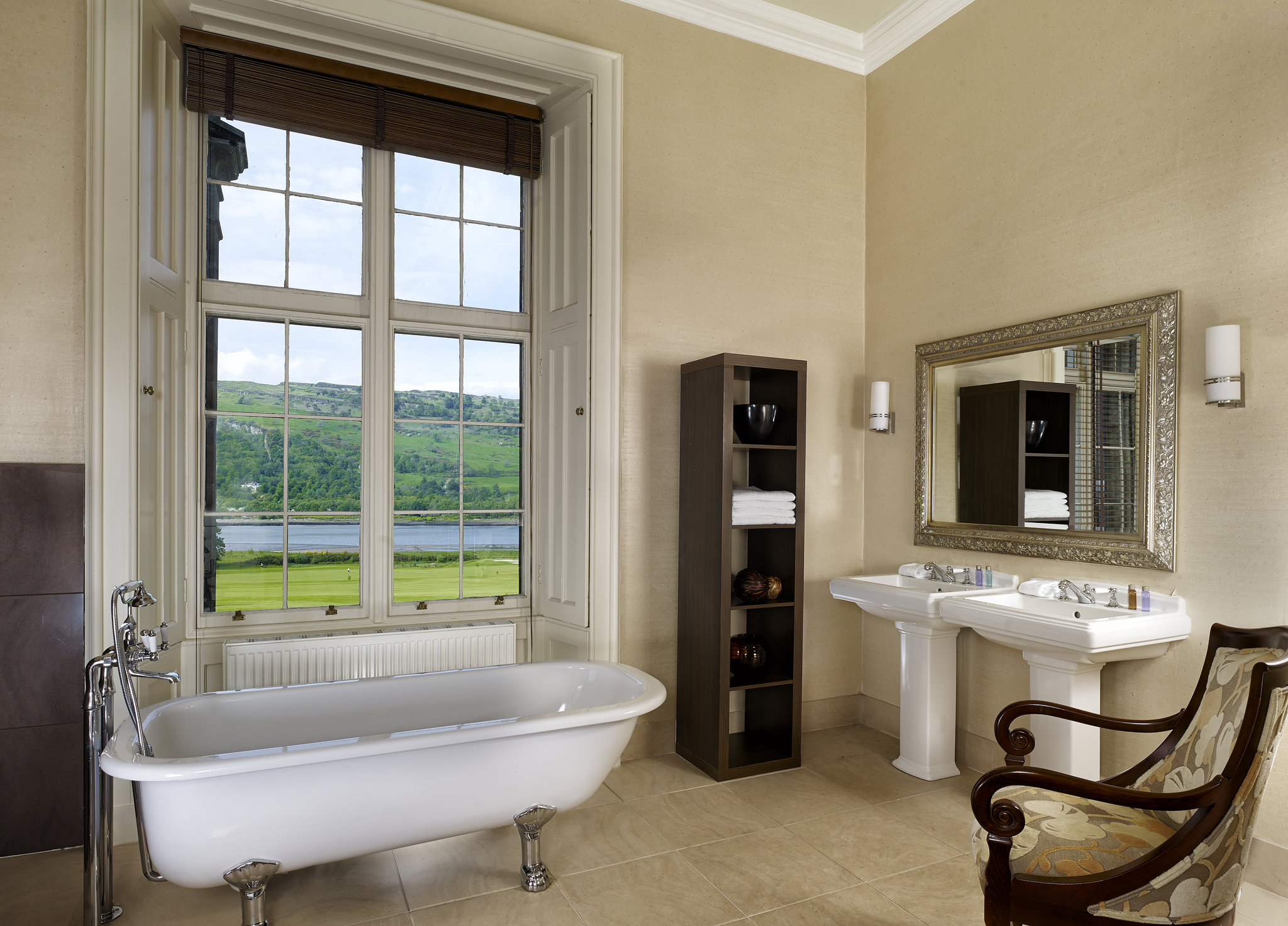 Grand_Suite_Bathroom2_S