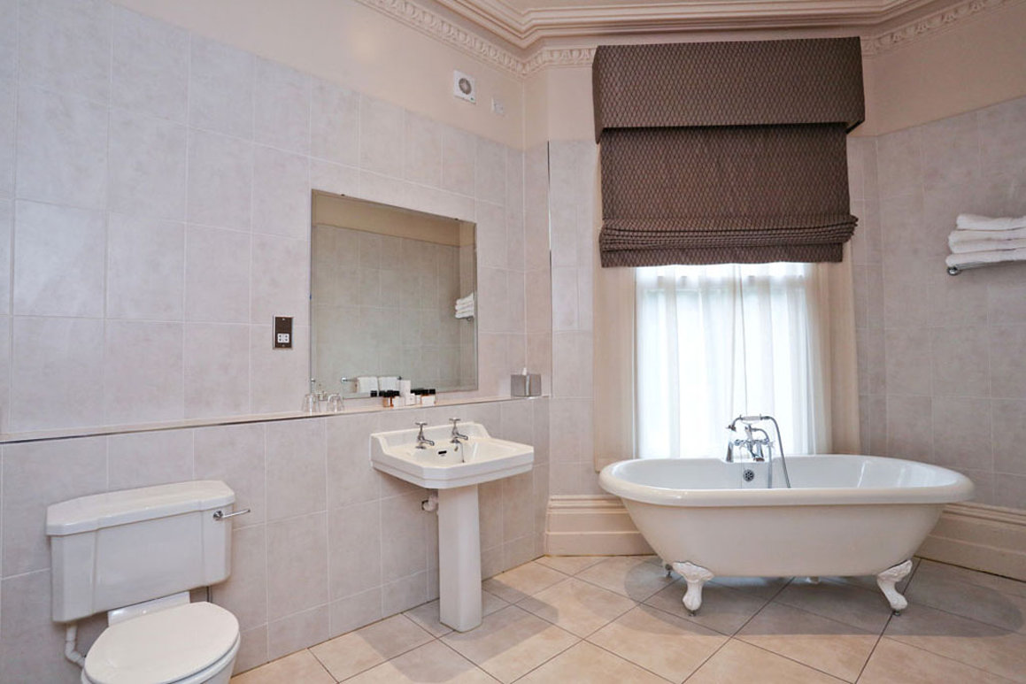 Suite_bathroom_S