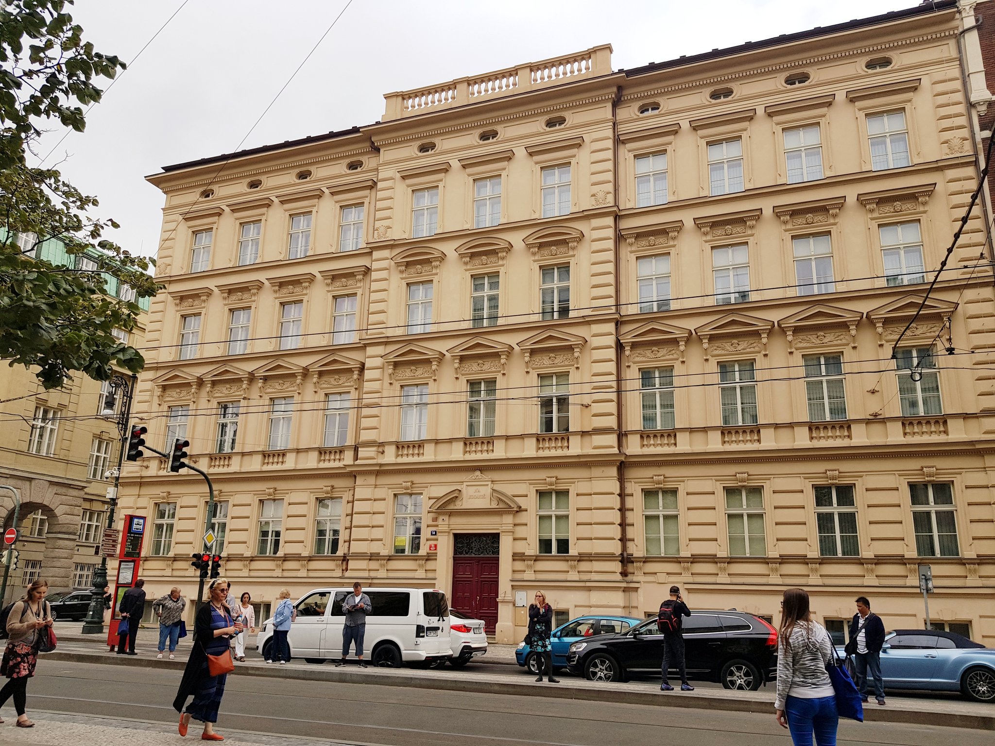 Exterior2_S