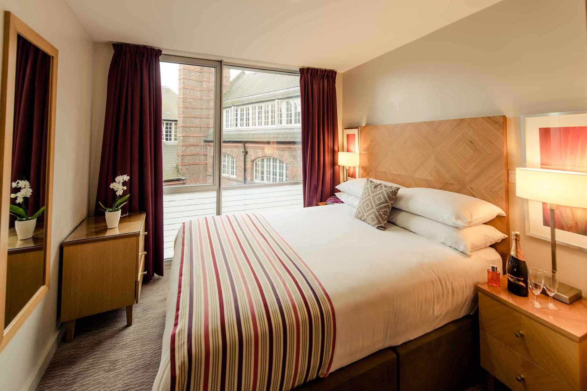 PREMIER_SUITES_Liverpool_Spacious_Double_Room_S