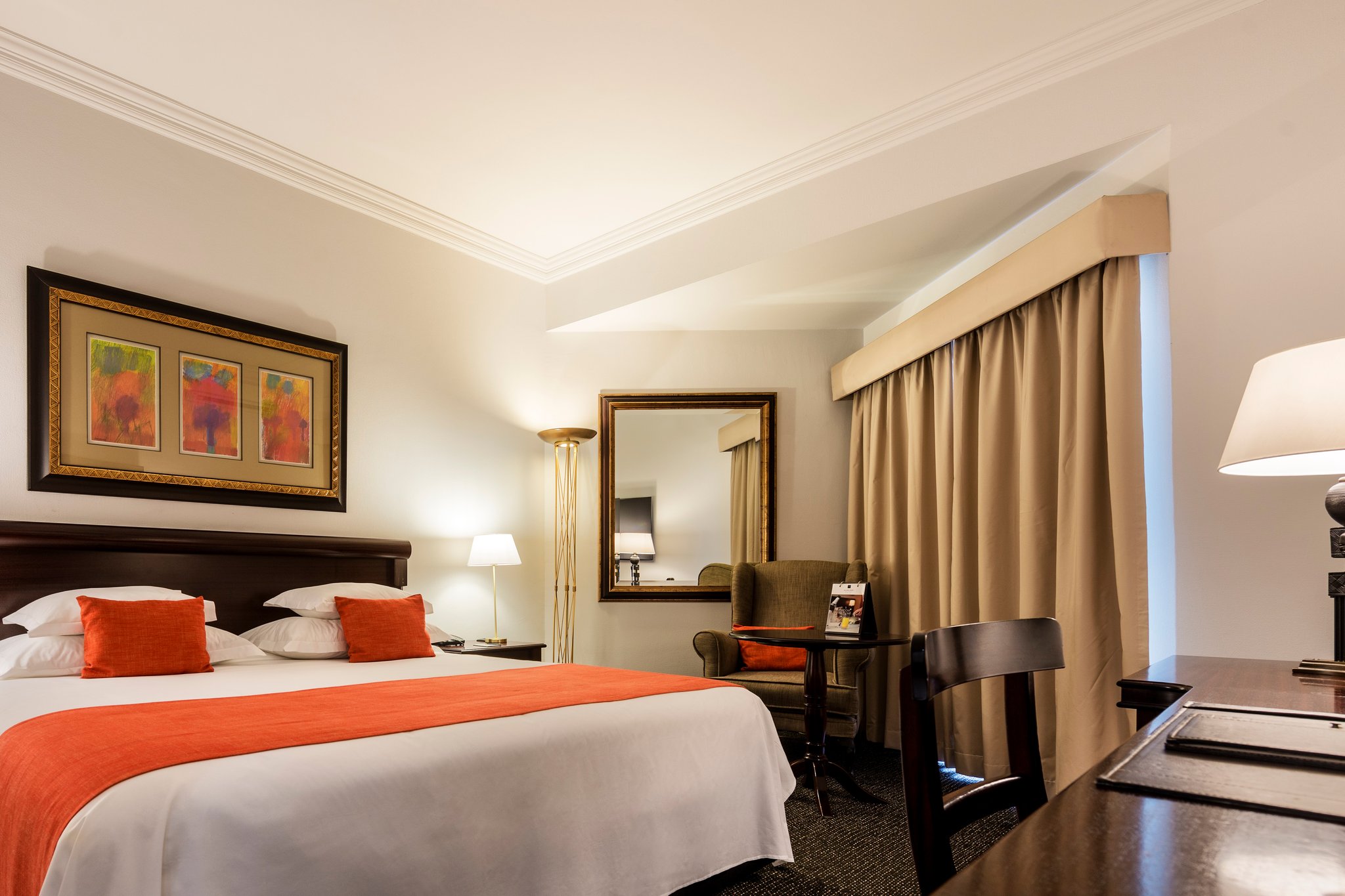 Angola_Luanda_Hotel_Alvalade_Junior_suite_premium_quarto__S