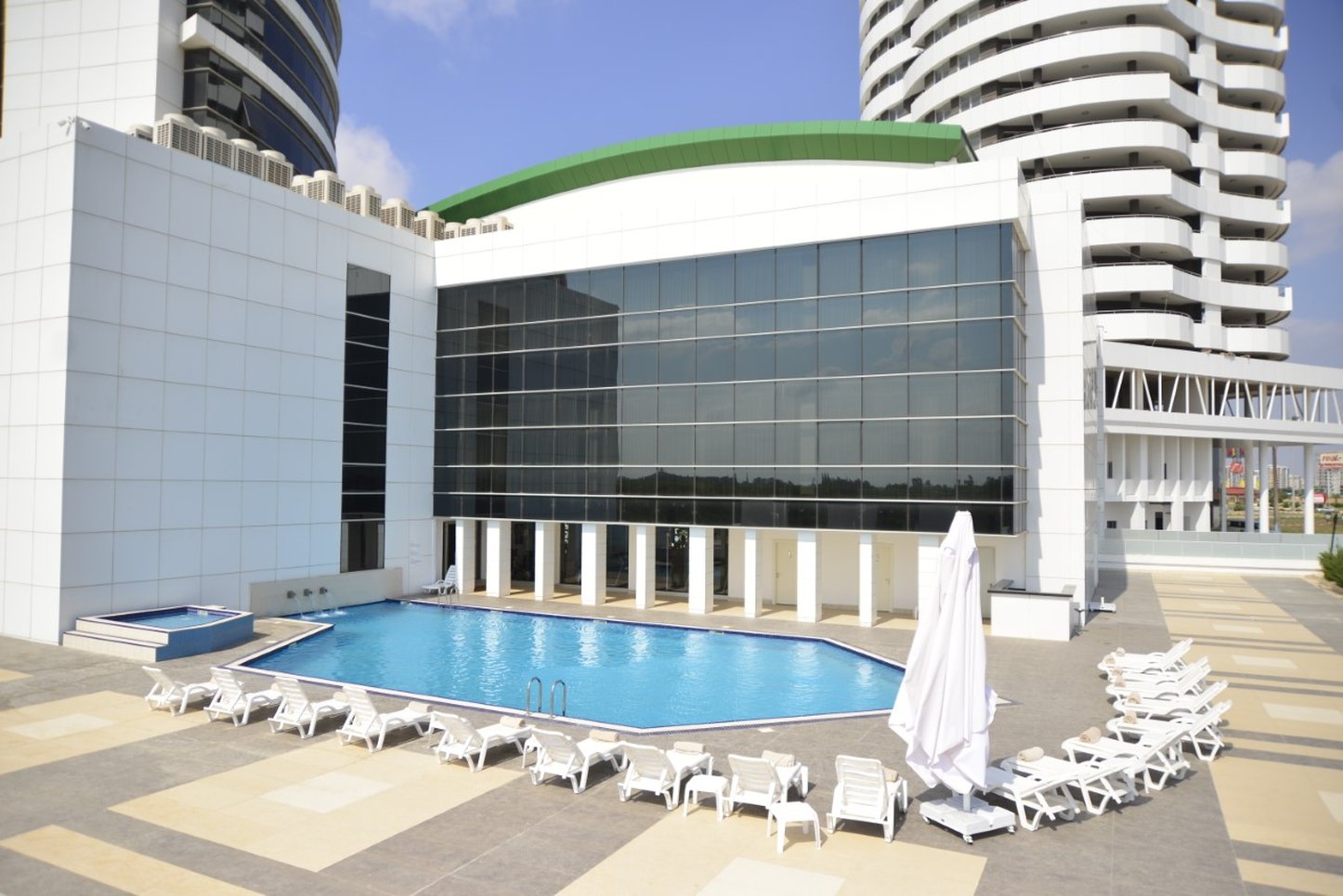 Outdoor_Pool_S