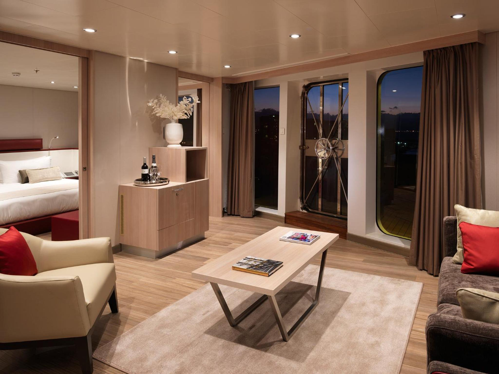 Superyacht_Penthouse_Suite2_S