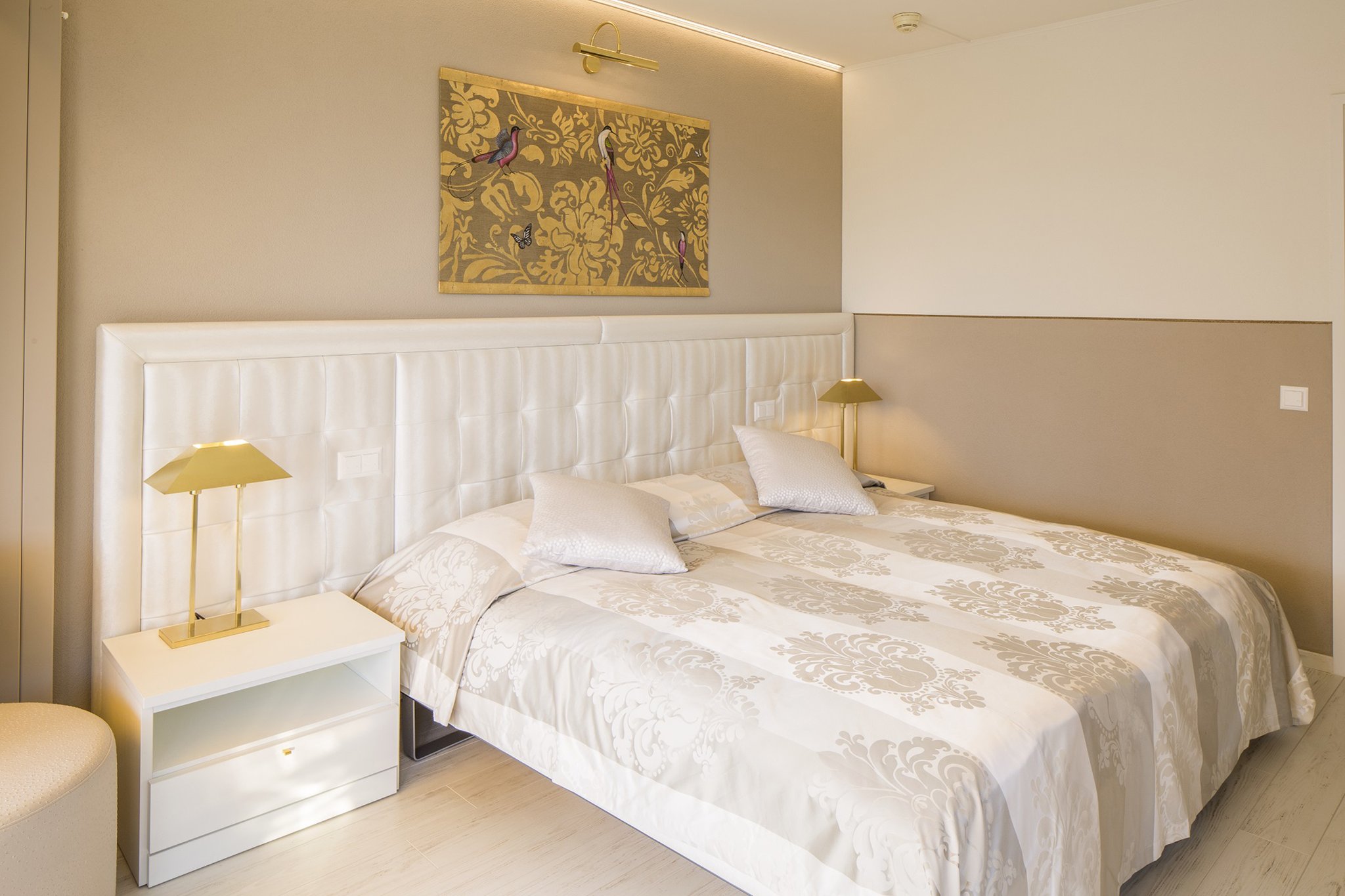Deluxe_Room2_S
