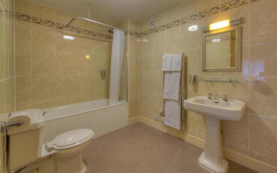 Suite_bathroom_R