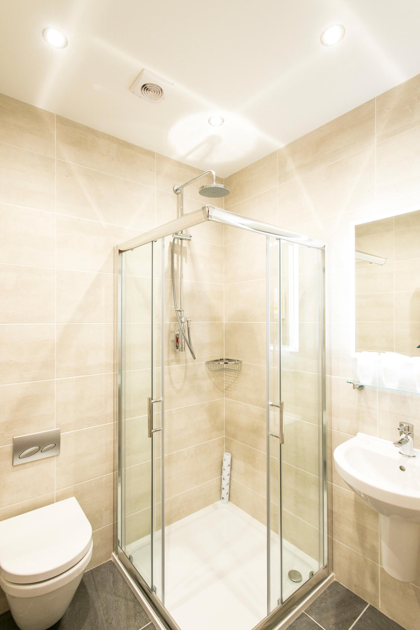 Zennor_Family_Suite_Bathroom_S