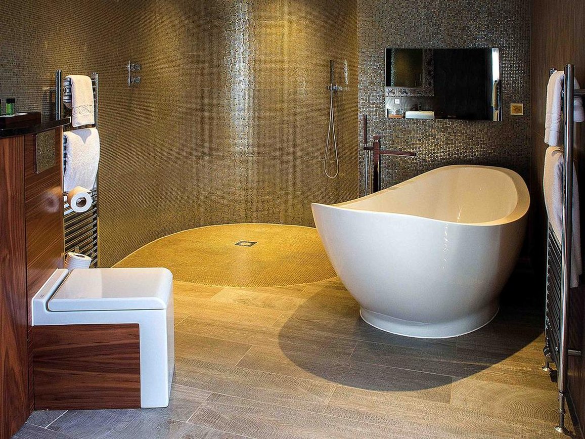 Honeymoon-Suite_bathroom_S