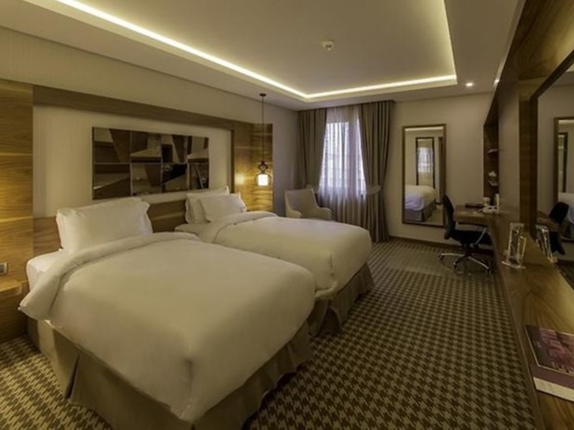Deluxe_Room_-_7_S