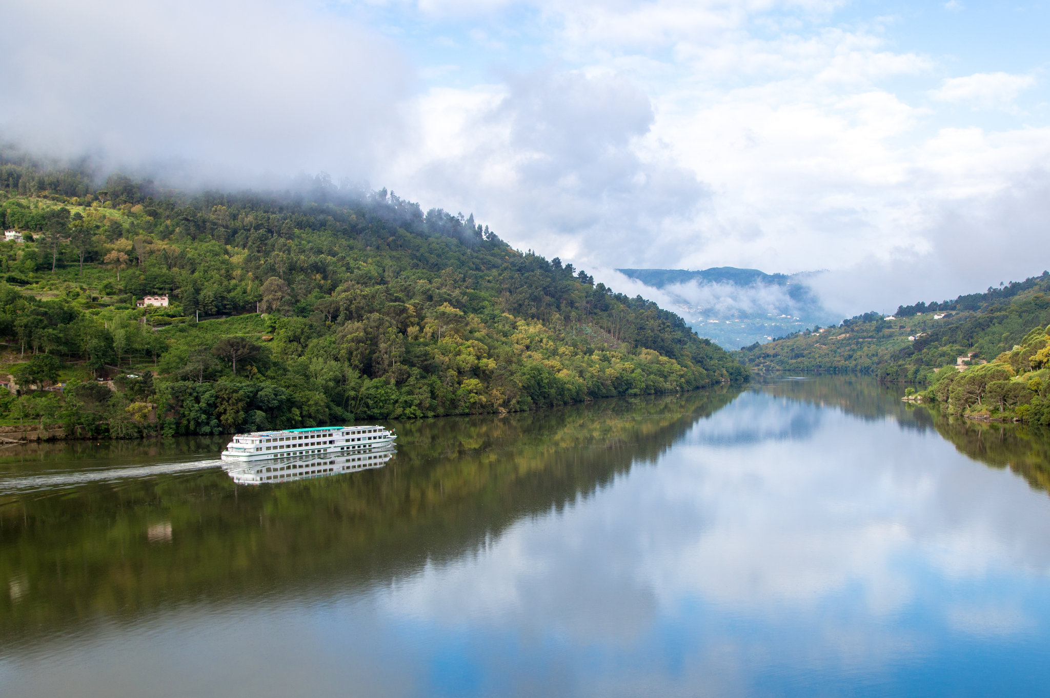 River_Cruiser_on_Douro_large_S