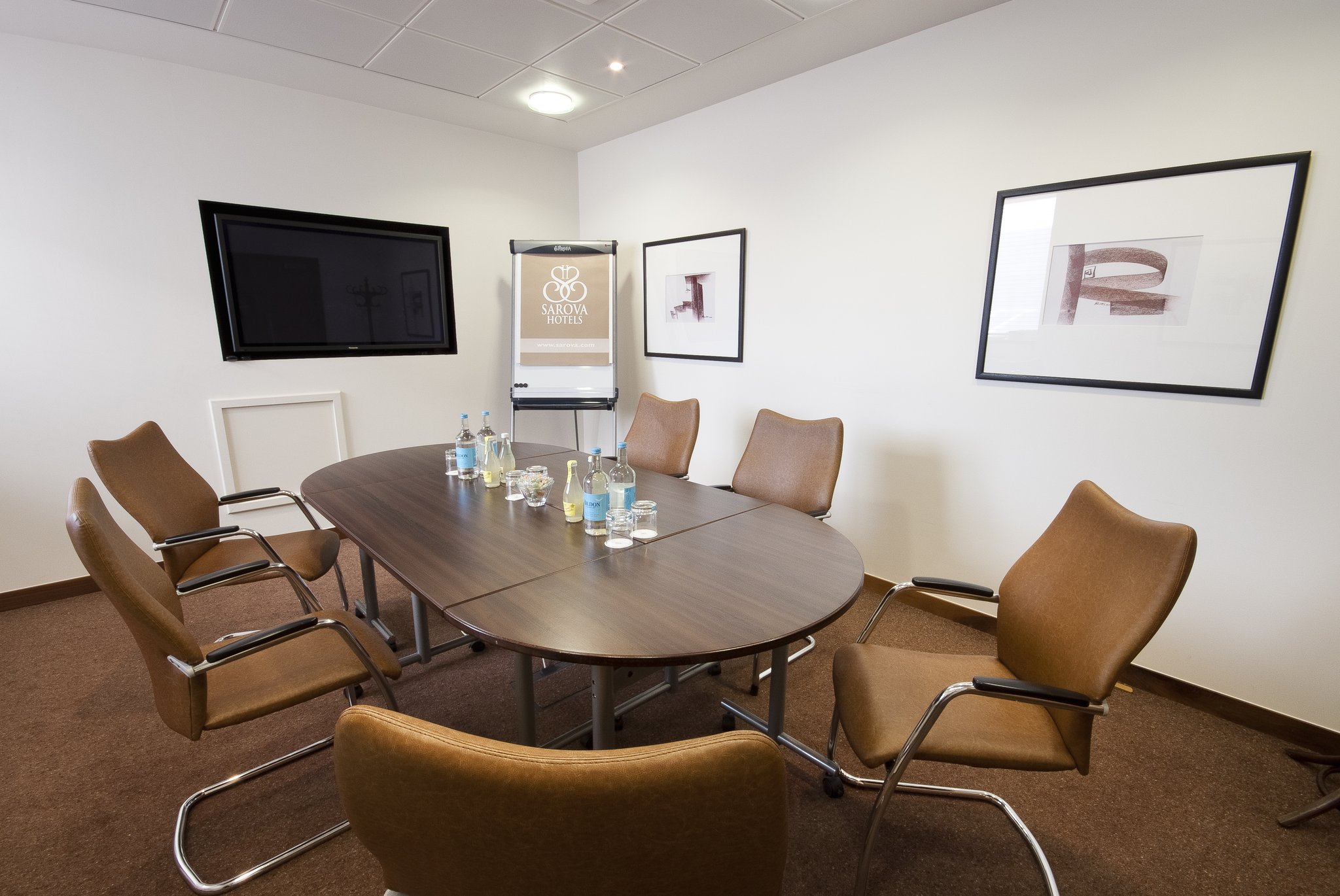 Balmoral_2_-_Oval_Boardroom_S