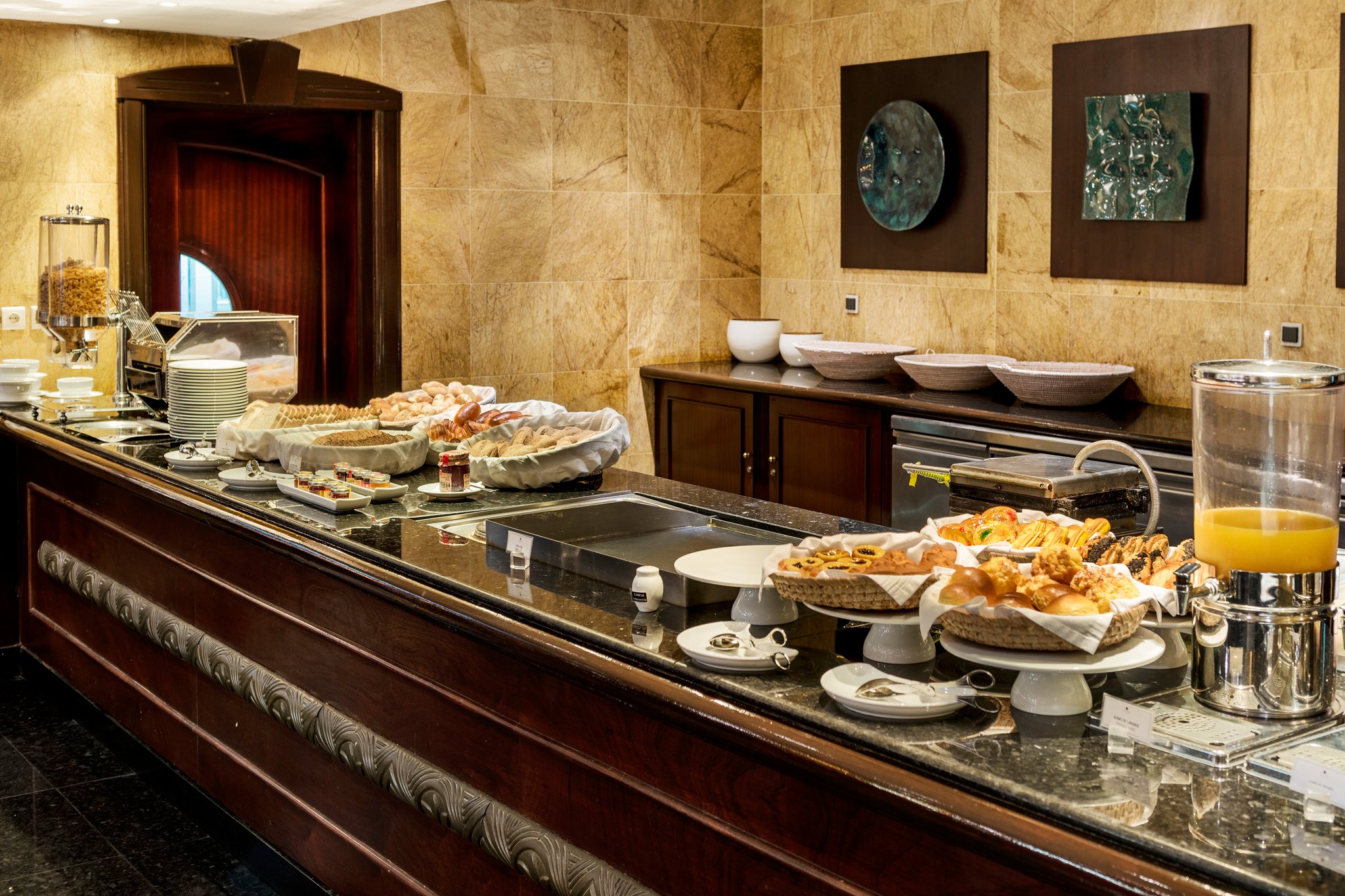 Angola_Luanda_Hotel_Alvalade_Buffet_pequeno_almo_o_1_S