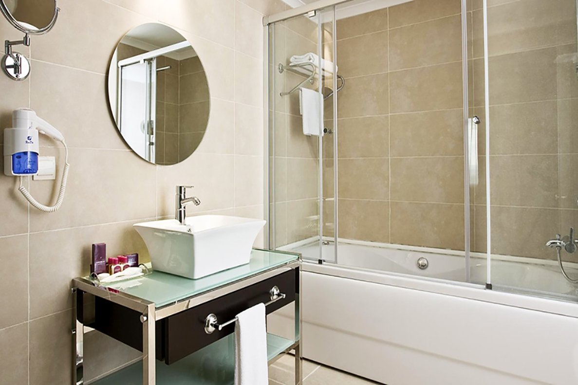 Junior_Suite_Bathroom_S