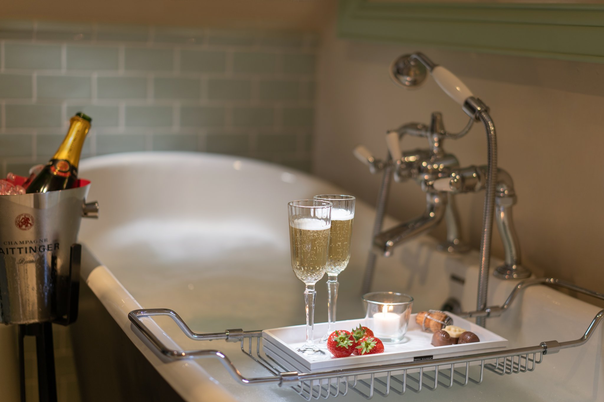 Master_Distillers_Suite__Bath_and_Champagne_S