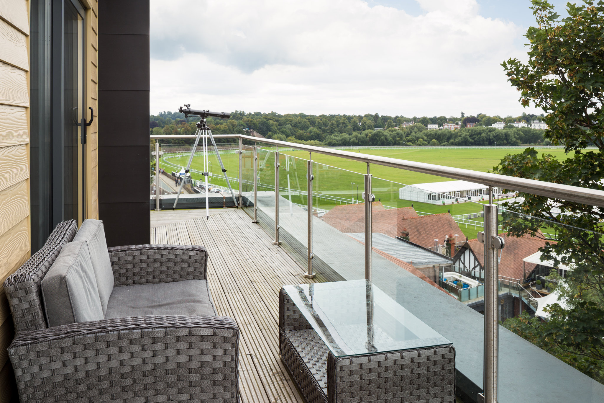 Ascot_Suite_Balcony2_S