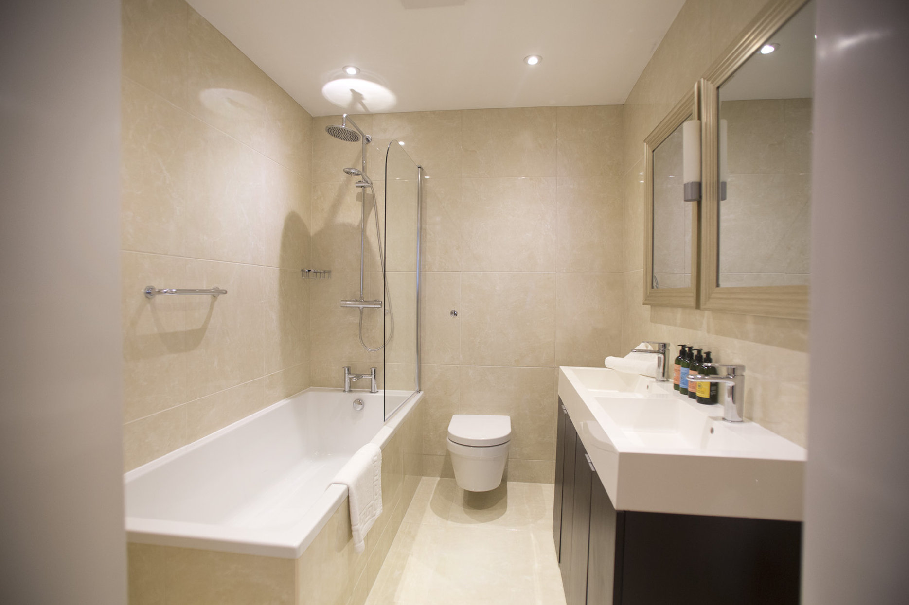 Lansbury_Junior_Suite_bathroom_S