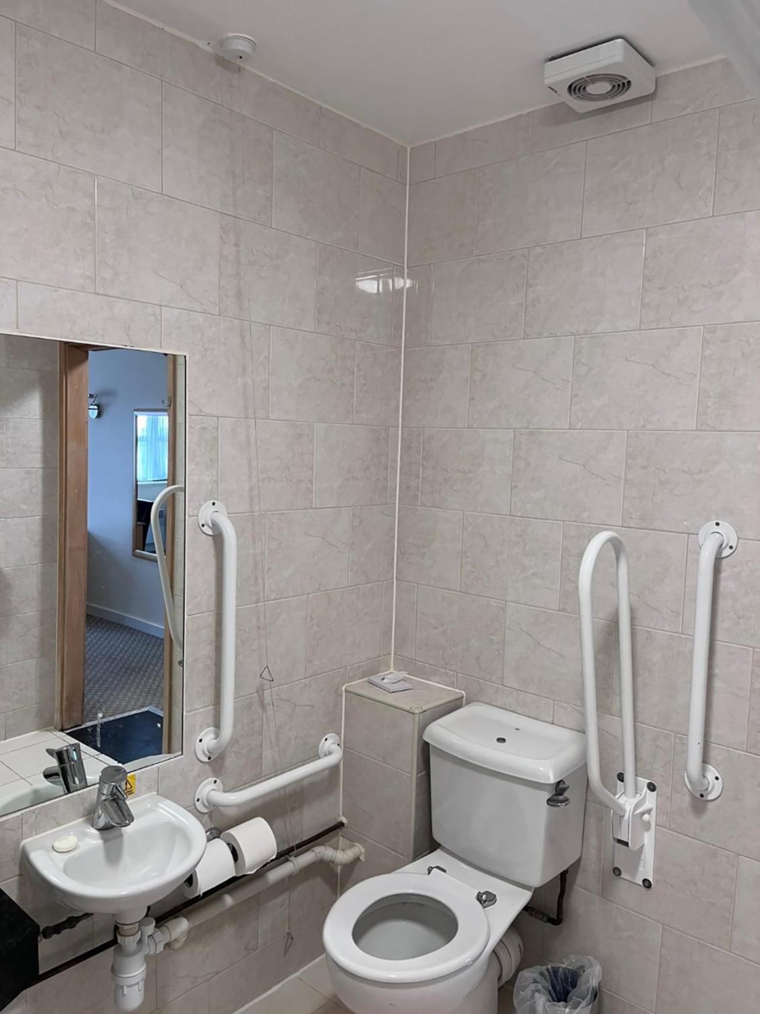 Accessible_Bathroom_S