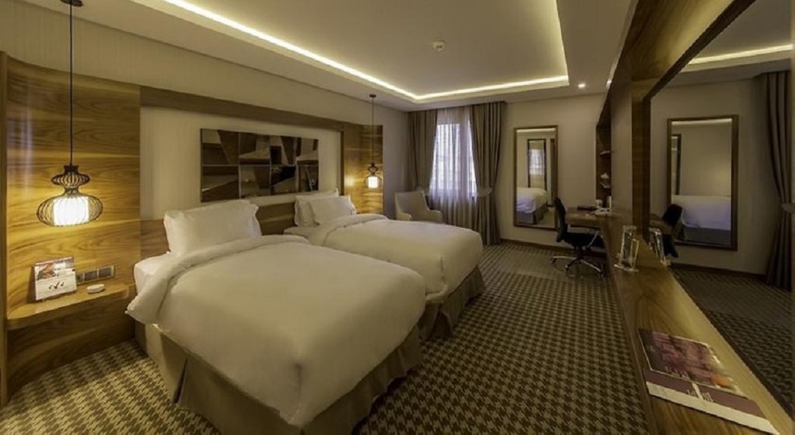 Deluxe_Room_-_3_S