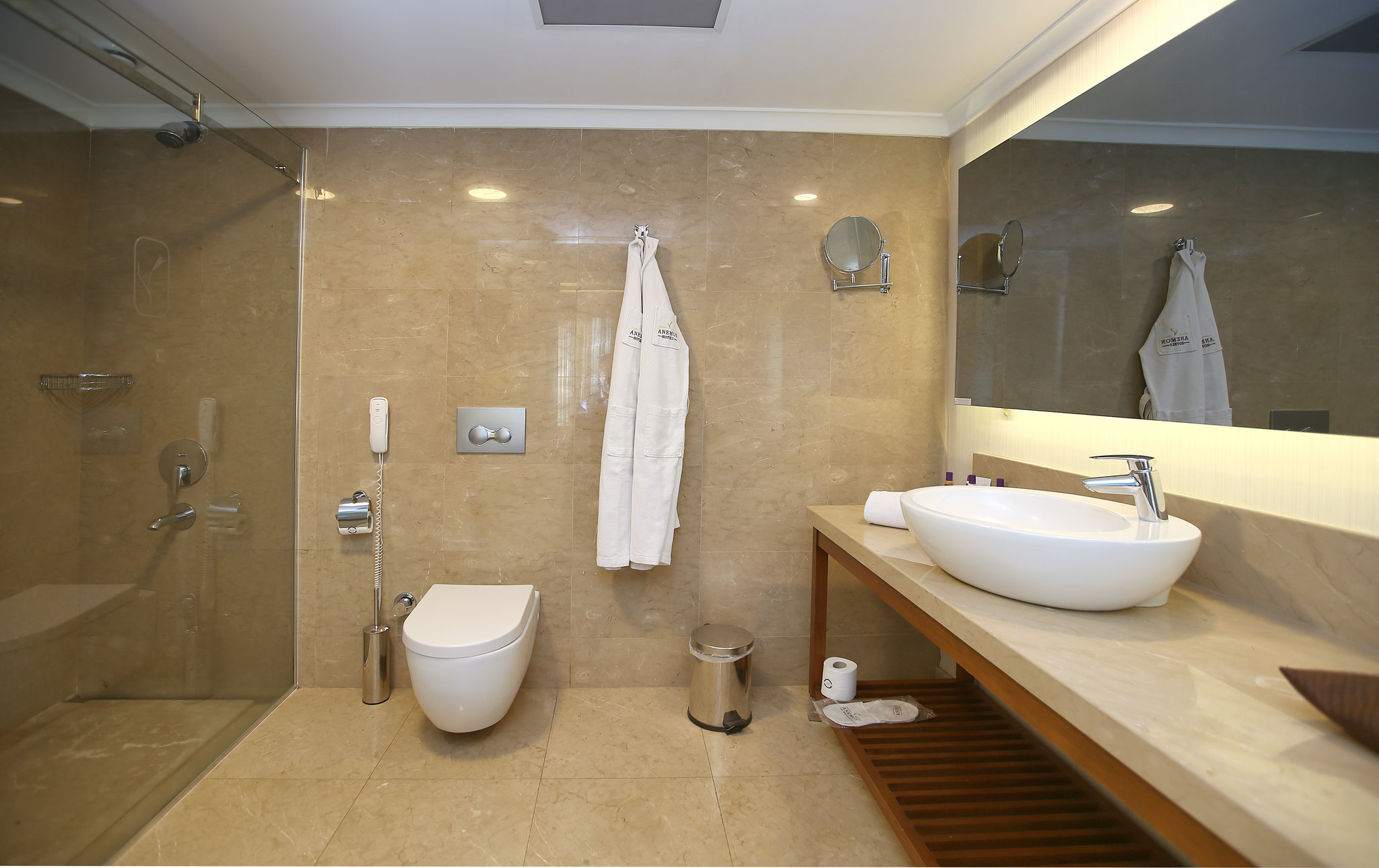 Junior_Suite_Bathroom_S