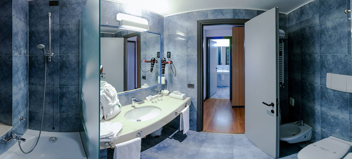 Junior_Suite_Bathroom_S