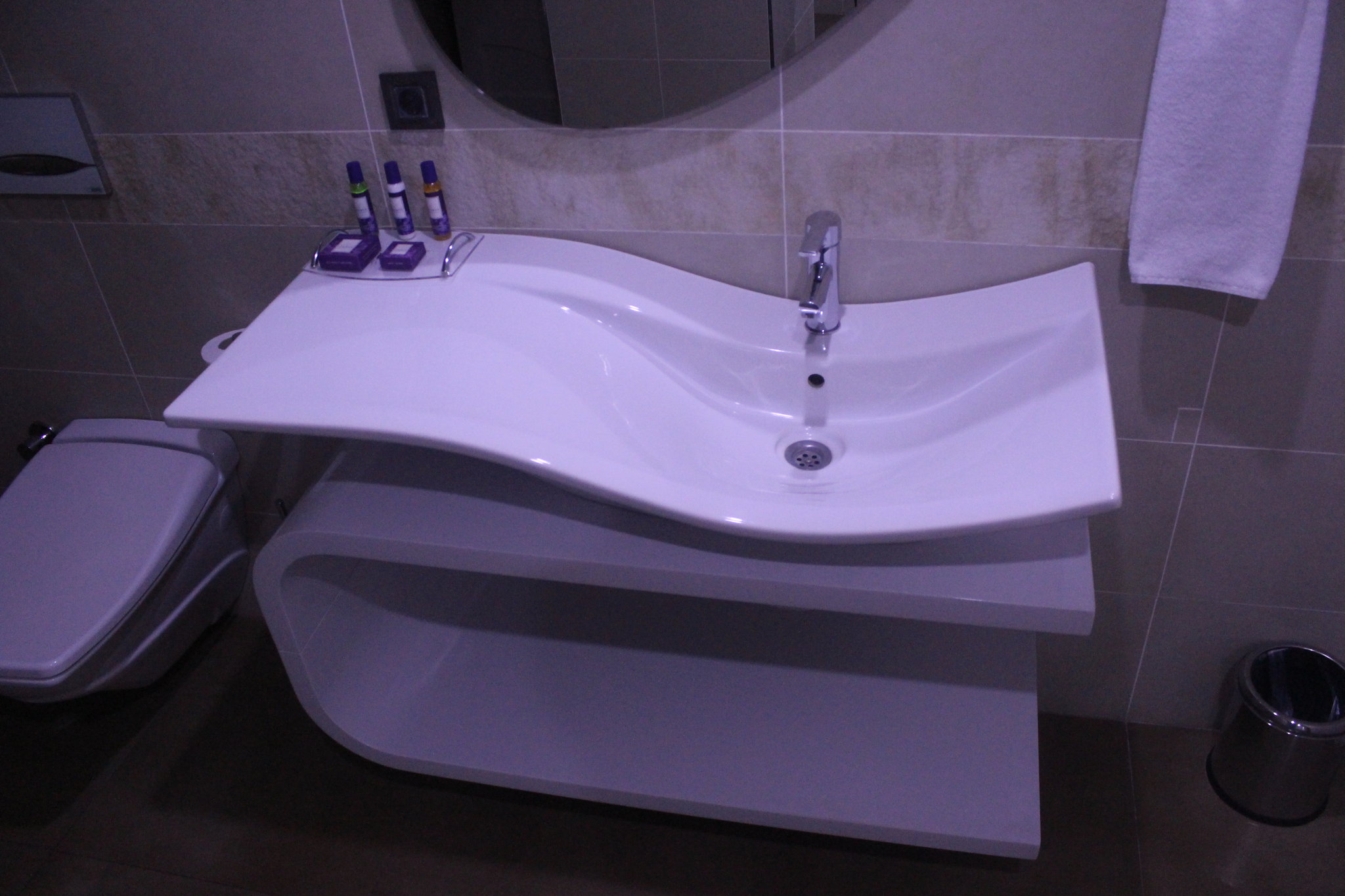 Junior_Suite_Bathroom2_S