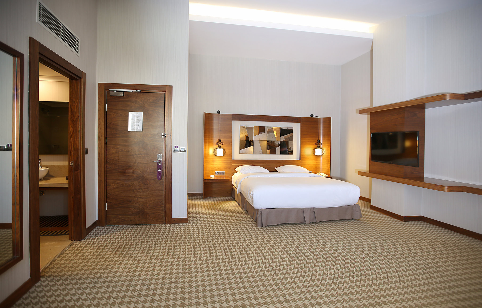 Deluxe_Room2_S