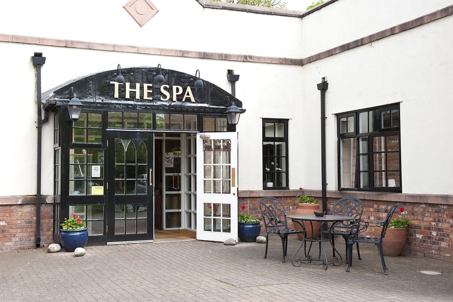 Spa_entrance_S