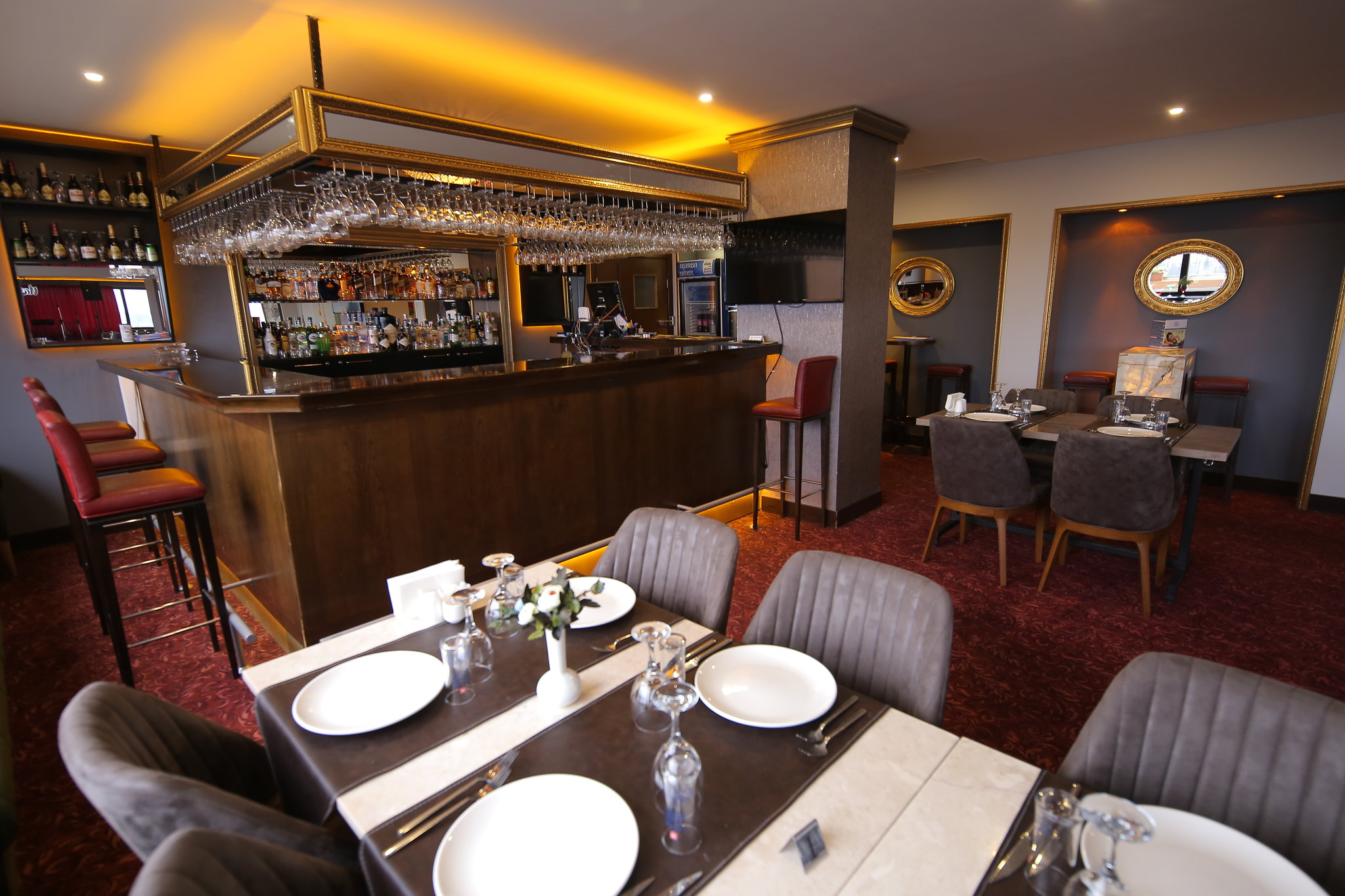 Nazende_Restaurant5_S