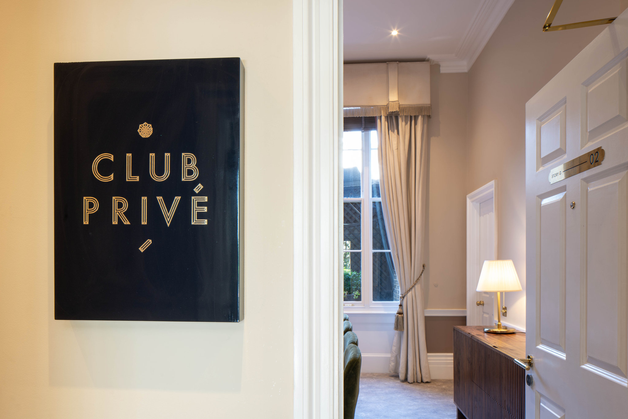 Club_Prive_Meeting_Room5_S