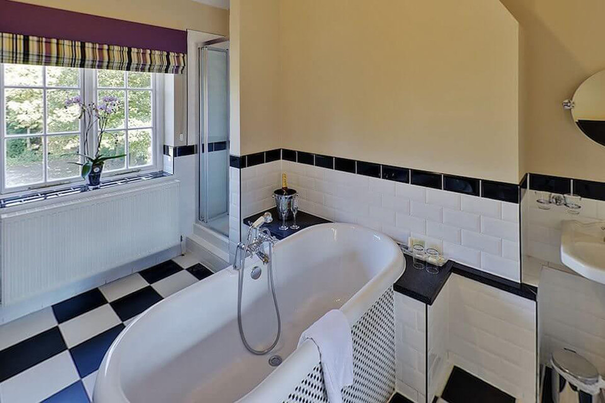 Serviced_apartment_bathroom_S