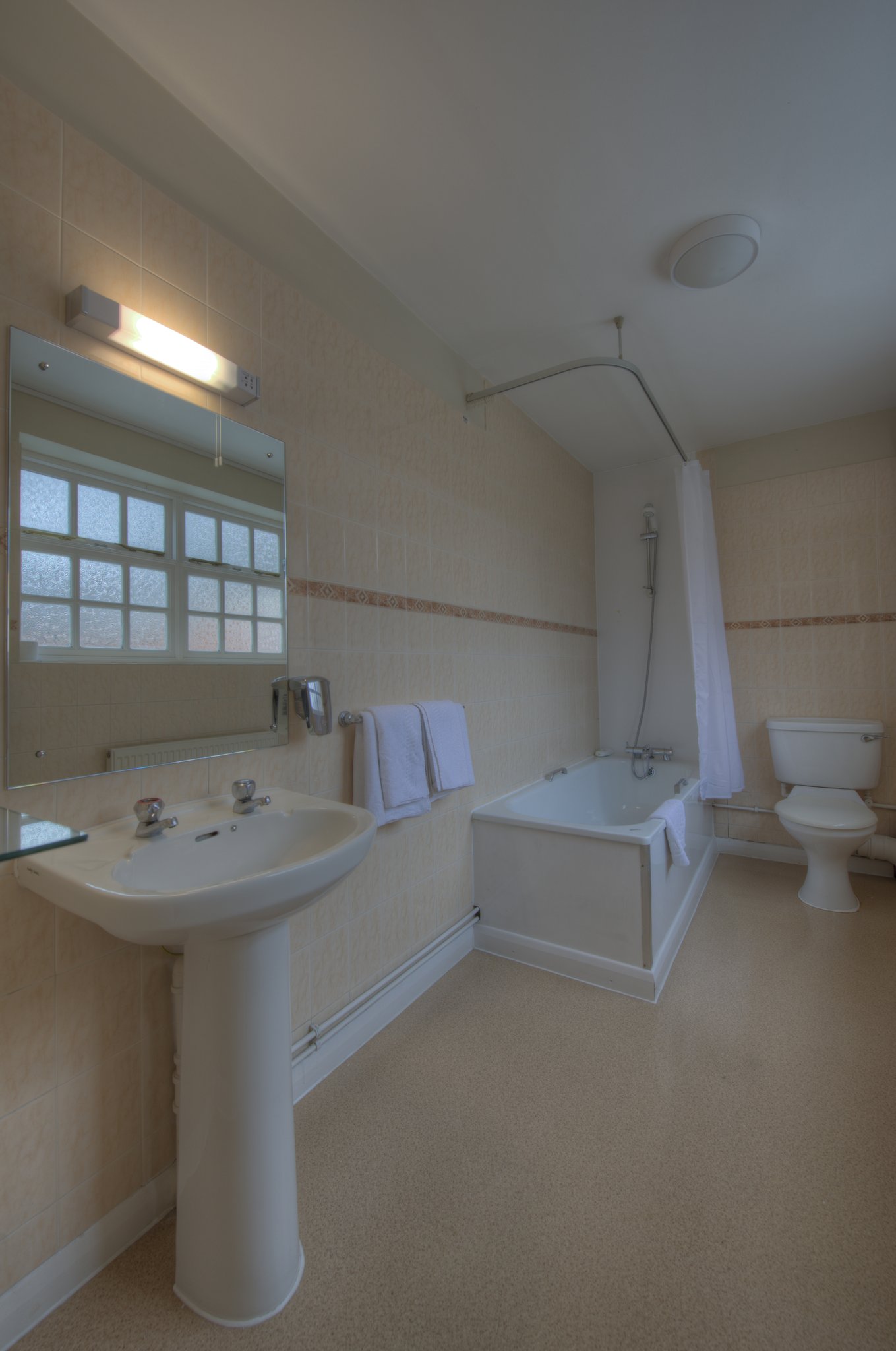 Double_Room_Bathroom_S