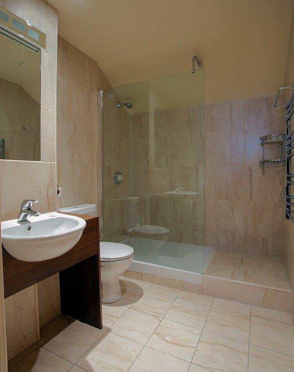 Junior_Suite_Bathroom_Shower_S