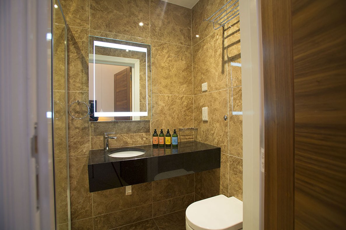 Lansbury-Classic-bathrooms_S