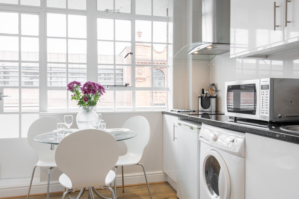 Chelsea_Cloisters_2_bed_kitchen_dining_S