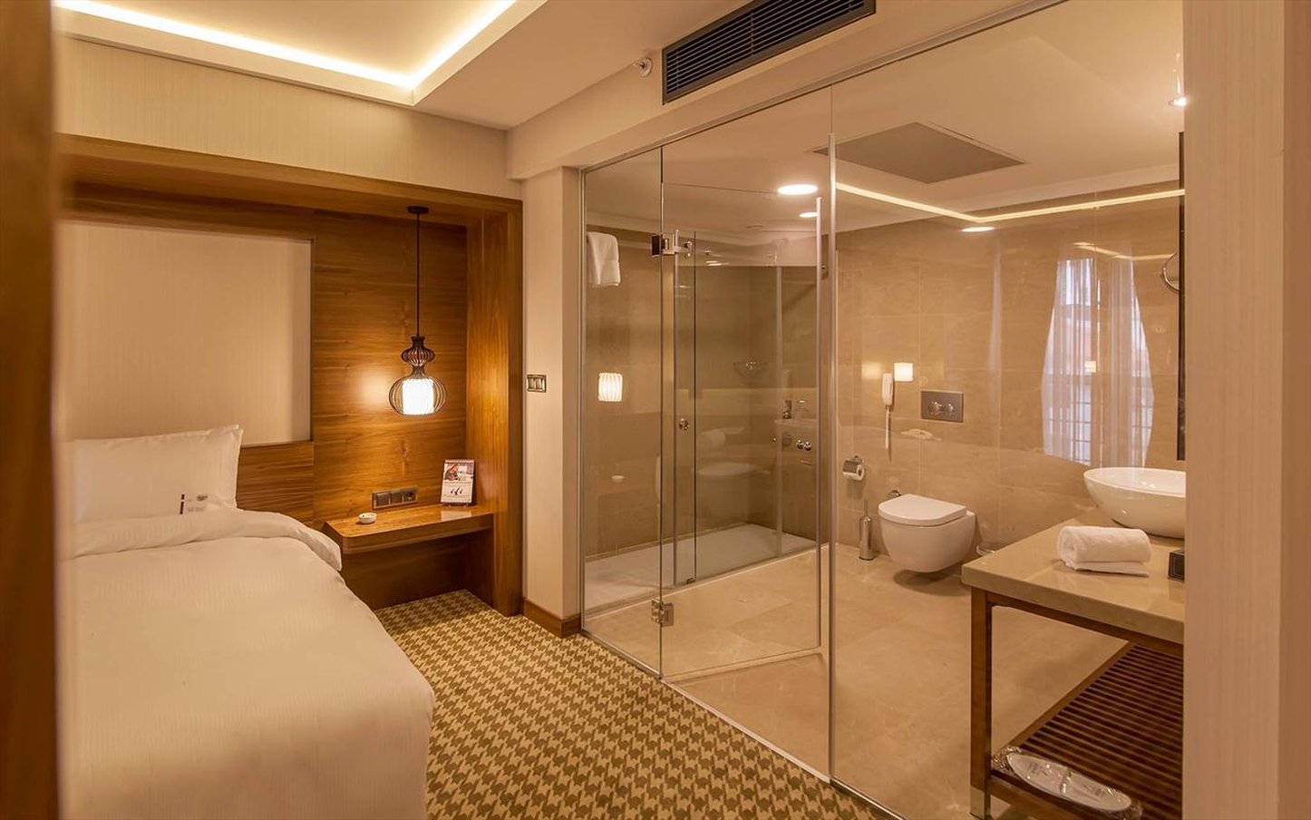 Junior_Suite_-_2_S
