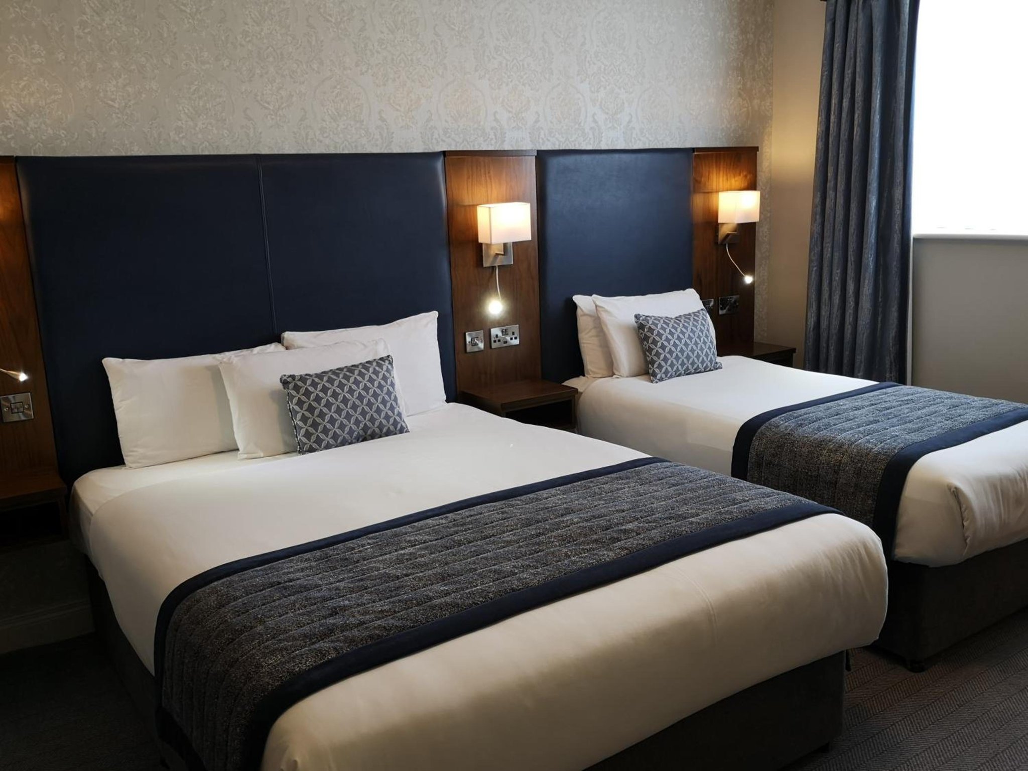 Deluxe_Family_Room2_S