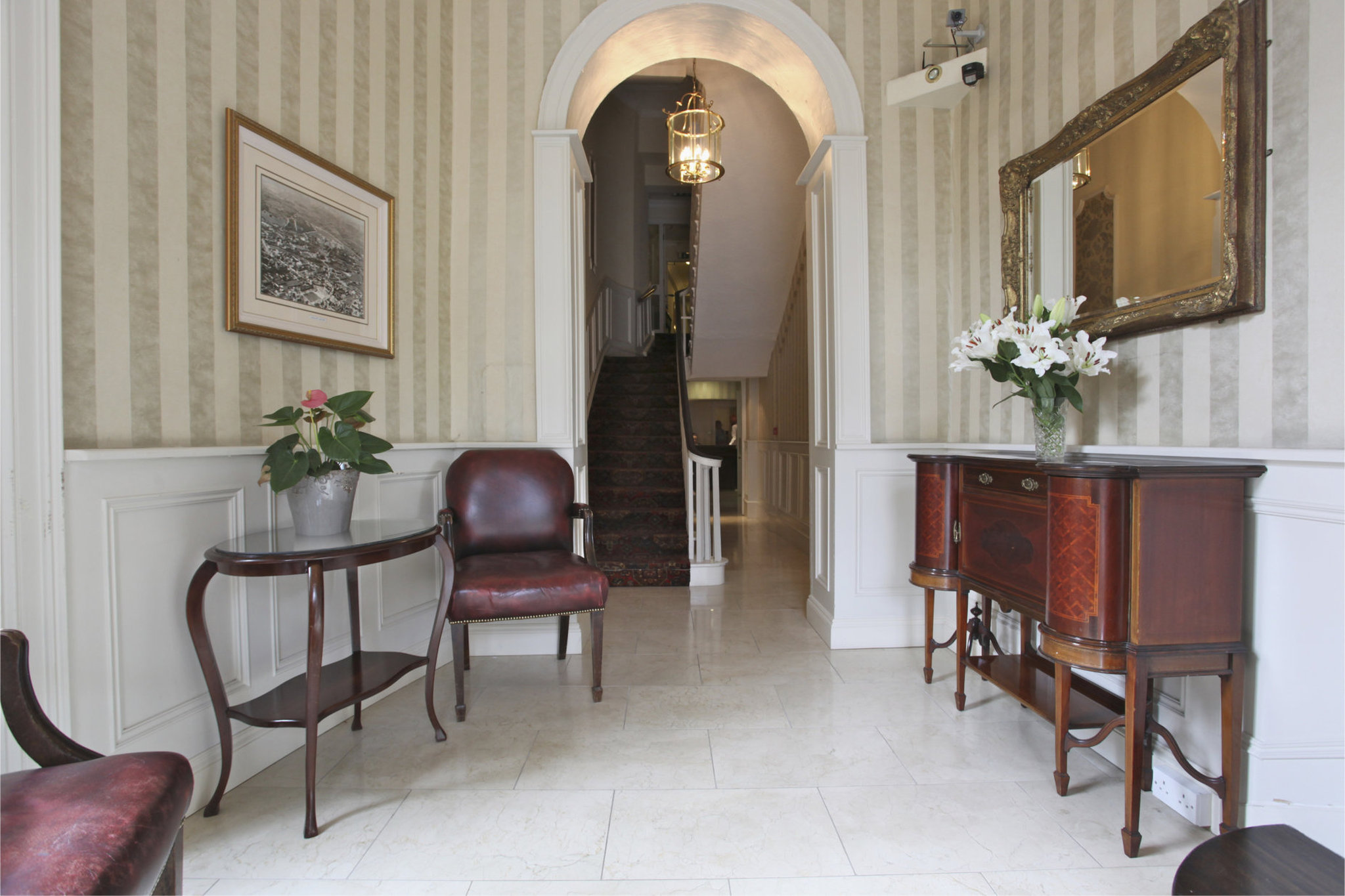 lobby_S