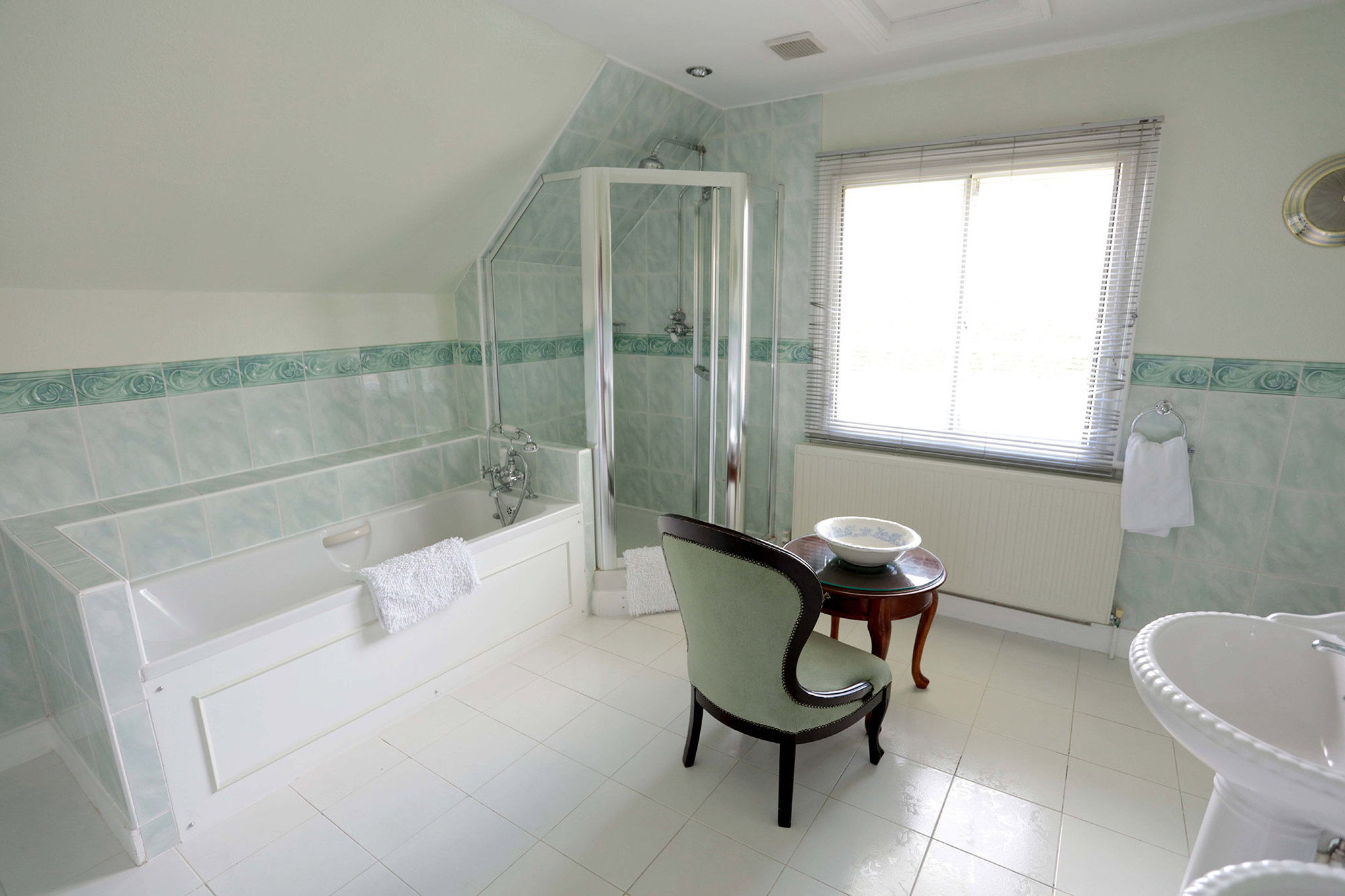 Riverside_Suite_Bathroom_S