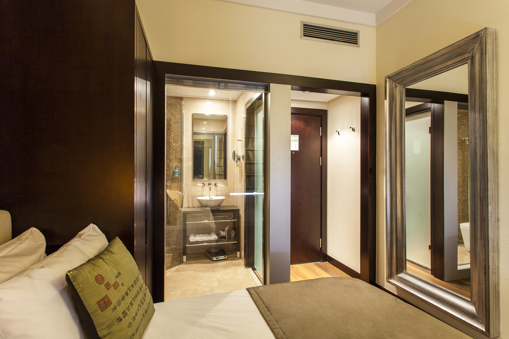 Small_Double_Room2_S