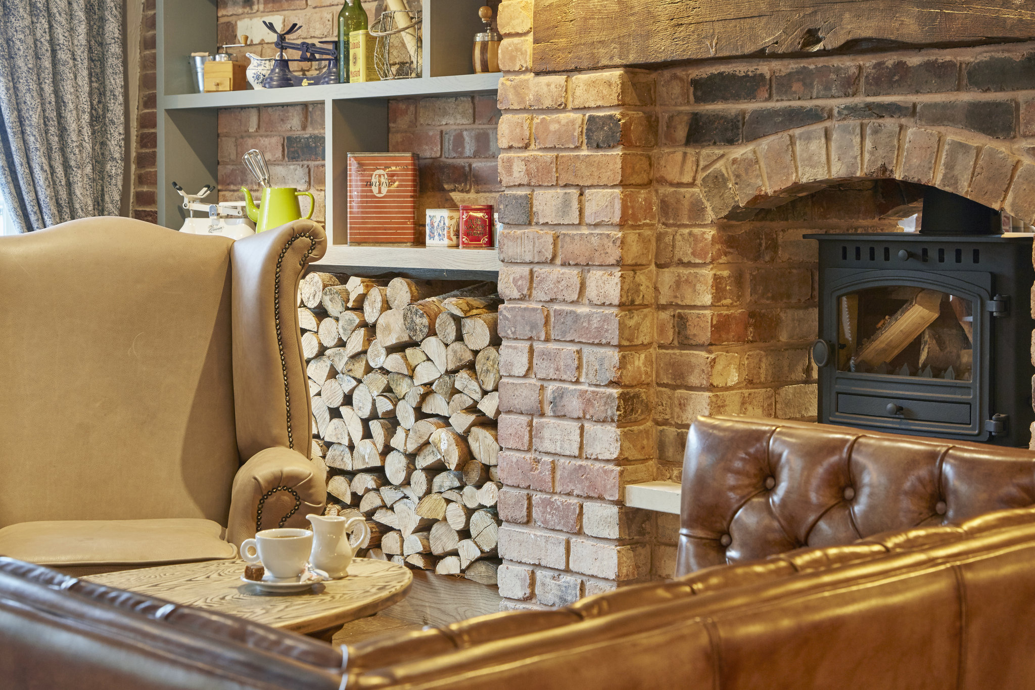 Riverside_refurb_bar_fireplace_S