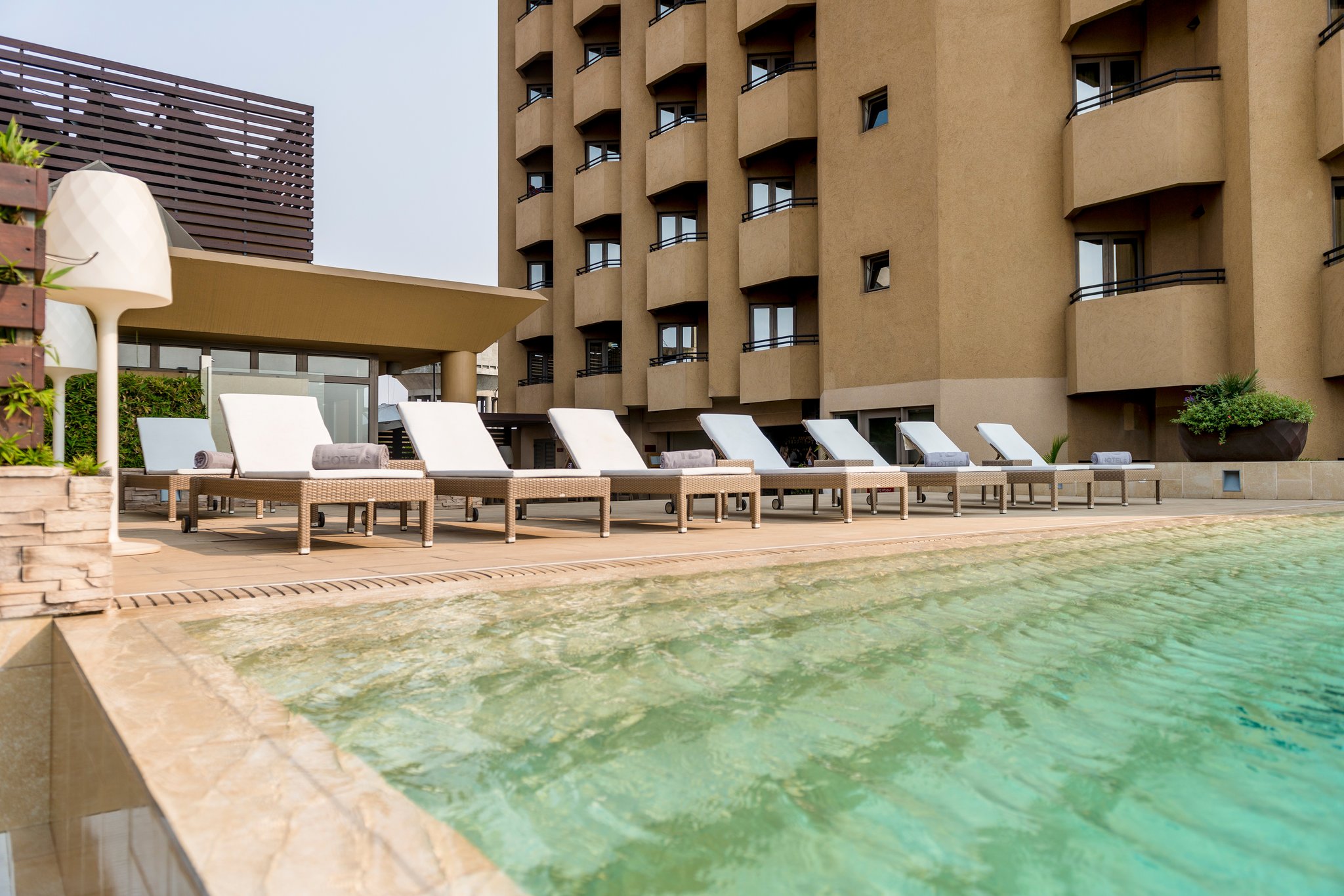 Angola_Luanda_Hotel_Alvalade_Piscina_dia_3_S