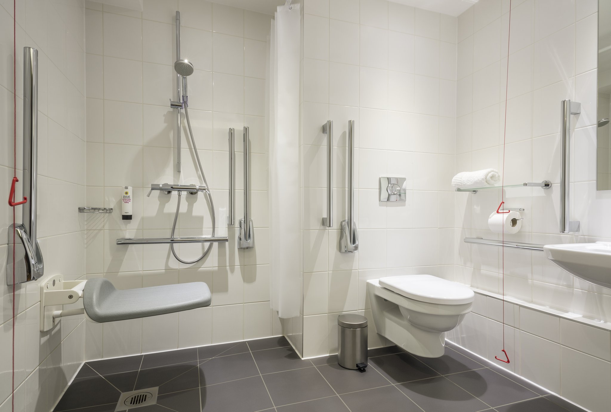 Canary_Wharf_Acc_Double_Bathroom_210_BA_S